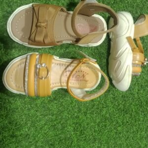 Sandal   3/10