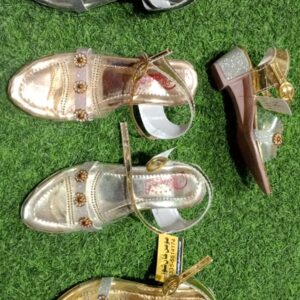 Sandal 3/10